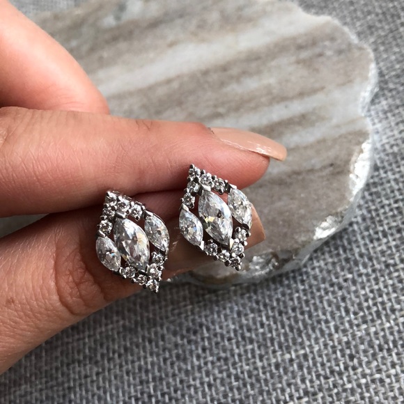 Sterling 925 Crystal Special Occasion Stud Earring - Picture 6 of 7